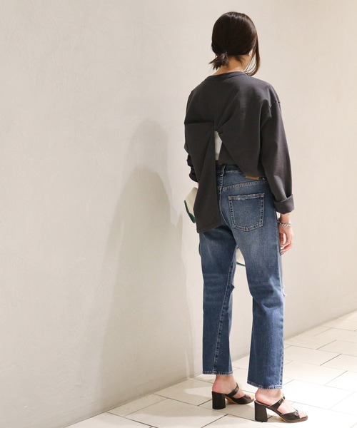 ADAM ET ROPE'（アダムエロペ）の「バックツイスト裏毛プルオーバー（Tシャツ/カットソー・レディース・ベージュ/スミクロ・FREE）」の4枚目の写真