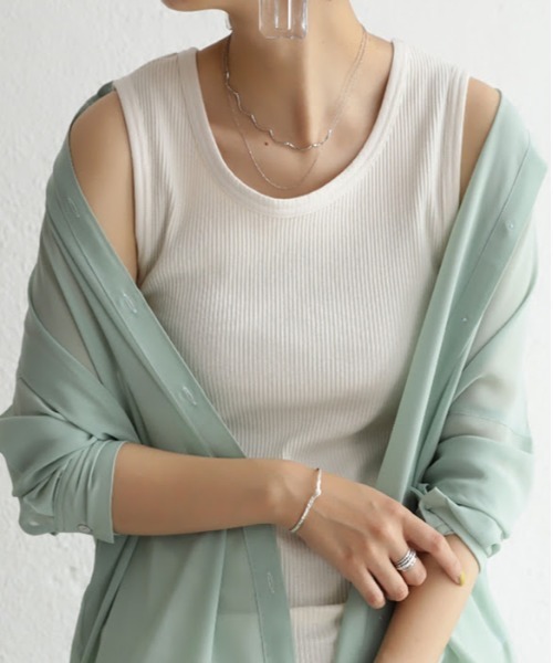 antiqua(アンティカ)の「テレコリブタンク(タンクトップ・レディース・ブラック/オフホワイト/ブラウン系その他・FREE)」の2枚目の写真