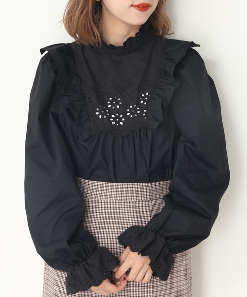 one after another NICE CLAUP(ワンアフターアナザーナイスクラップ)の「vintage風レースブラウス(シャツ/ブラウス・レディース・ブラック/ベージュ/オフホワイト・FREE)」の3枚目の写真