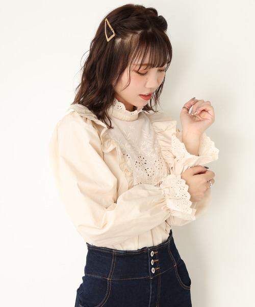 one after another NICE CLAUP(ワンアフターアナザーナイスクラップ)の「vintage風レースブラウス(シャツ/ブラウス・レディース・ブラック/ベージュ/オフホワイト・FREE)」の5枚目の写真