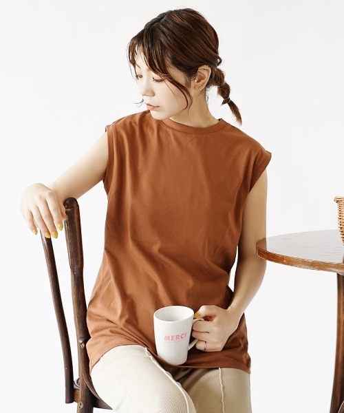 zootie（ズーティー）の「【インナーにも使えるフレンチスリーブT】 URBAN PLUS フレンチスリーブカットソー（Tシャツ/カットソー・レディース・ネイビー/ブラック/ライトブルー/グレイッシュブルー/オフホワイト/グレイッシュベージュ/カーキ/チャコール/パープル/キャメル/ライトピンク/イエロー系その他/ライトカーキ/ラベンダー/アイボリー/ブラウン系その他/ダークグリーン/スモークピンク/ライトベージュ・M）」の16枚目の写真