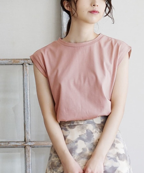 zootie（ズーティー）の「【インナーにも使えるフレンチスリーブT】 URBAN PLUS フレンチスリーブカットソー（Tシャツ/カットソー・レディース・ネイビー/ブラック/ライトブルー/グレイッシュブルー/オフホワイト/グレイッシュベージュ/カーキ/チャコール/パープル/キャメル/ライトピンク/イエロー系その他/ライトカーキ/ラベンダー/アイボリー/ブラウン系その他/ダークグリーン/スモークピンク/ライトベージュ・M）」の18枚目の写真