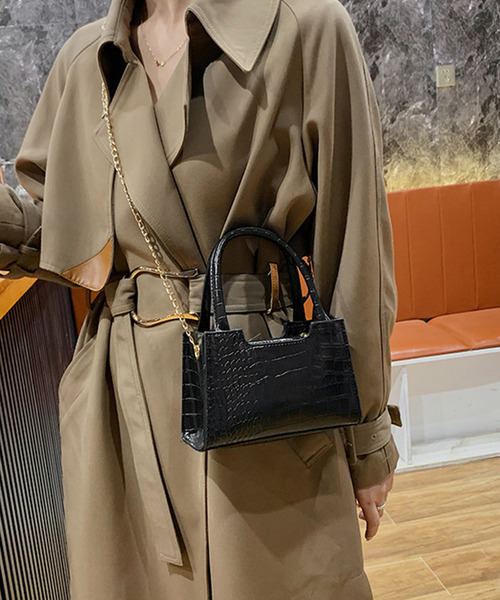 JUNOAH（ジュノア）の「2way型押しチェーンバッグ（ショルダーバッグ・レディース・ホワイト/ブラック/パープル/イエロー・FREE）」の3枚目の写真