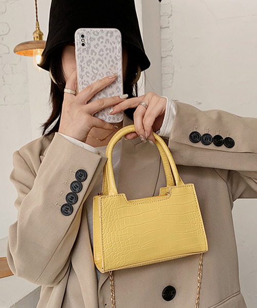 JUNOAH（ジュノア）の「2way型押しチェーンバッグ（ショルダーバッグ・レディース・ホワイト/ブラック/パープル/イエロー・FREE）」の10枚目の写真