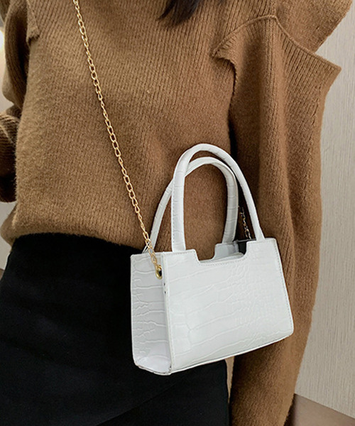 JUNOAH（ジュノア）の「2way型押しチェーンバッグ（ショルダーバッグ・レディース・ホワイト/ブラック/パープル/イエロー・FREE）」の9枚目の写真