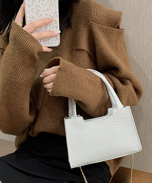 JUNOAH（ジュノア）の「2way型押しチェーンバッグ（ショルダーバッグ・レディース・ホワイト/ブラック/パープル/イエロー・FREE）」の8枚目の写真