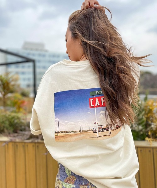 ROXY(ロキシー)の「【ZOZO限定アイテム】BACK PHOTO TEE/ロキシーバックプリント半袖フォトTシャツ(Tシャツ/カットソー・レディース・ブラック/ベージュ/ナチュラル・MEDIUM)」の3枚目の写真