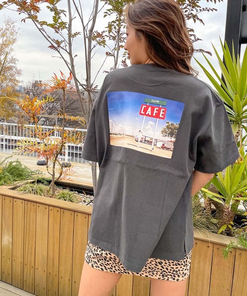 ROXY(ロキシー)の「【ZOZO限定アイテム】BACK PHOTO TEE/ロキシーバックプリント半袖フォトTシャツ(Tシャツ/カットソー・レディース・ブラック/ベージュ/ナチュラル・MEDIUM)」の13枚目の写真