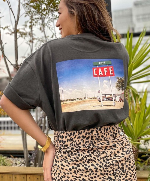 ROXY(ロキシー)の「【ZOZO限定アイテム】BACK PHOTO TEE/ロキシーバックプリント半袖フォトTシャツ(Tシャツ/カットソー・レディース・ブラック/ベージュ/ナチュラル・MEDIUM)」の22枚目の写真