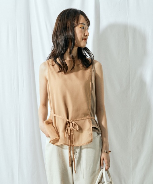 Amourire（アムリール）の「アシメレイヤードノースリTOPS（シャツ/ブラウス・レディース・グレー/オフホワイト/モカ・M）」の6枚目の写真