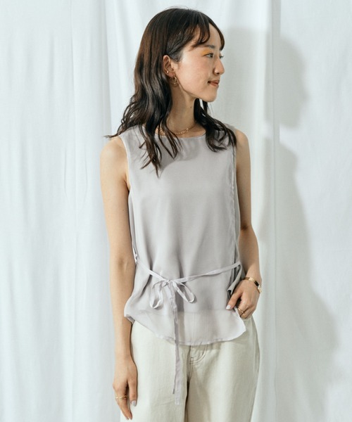 Amourire（アムリール）の「アシメレイヤードノースリTOPS（シャツ/ブラウス・レディース・グレー/オフホワイト/モカ・M）」の11枚目の写真