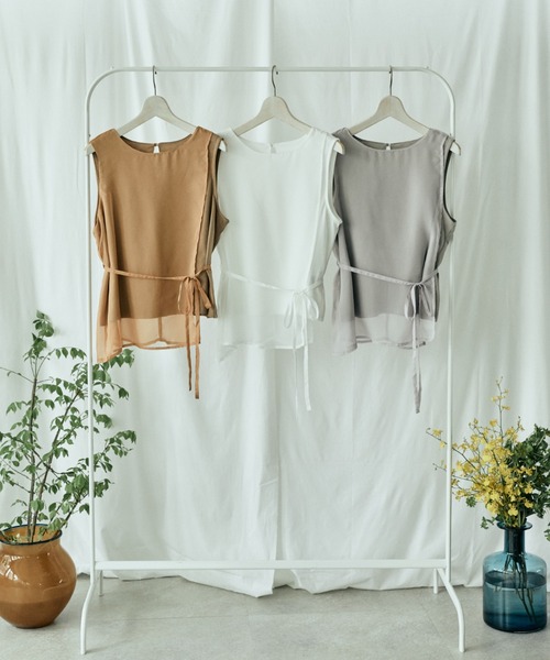 Amourire（アムリール）の「アシメレイヤードノースリTOPS（シャツ/ブラウス・レディース・グレー/オフホワイト/モカ・M）」の5枚目の写真