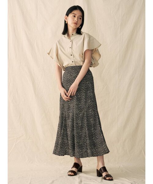 COTORICA(コトリカ)の「サイドフリルオーバーシャツ(シャツ/ブラウス・レディース・ベージュ/オフホワイト/グリーン/バーガンディー・FREE)」の11枚目の写真