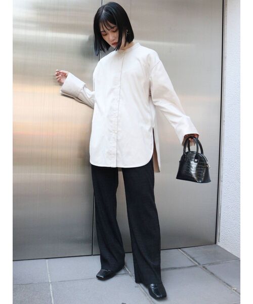 MURUA（ムルーア）の「ノーカラーチンツシャツ（シャツ/ブラウス・レディース・パープル/ブラウン/アイボリー・FREE）」の12枚目の写真