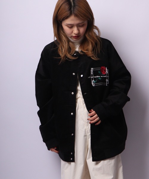 RE730（アールイーセブンサーティー）の「RE730 薔薇刺繍 コーデュロイ