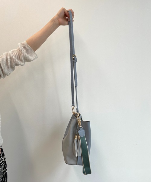 CAPRICIEUX LE'MAGE（カプリシューレマージュ）の「異素材コンビショルダーバッグ（ショルダーバッグ・レディース・ベージュ/ブルー/キャメル・ONE SIZE）」の5枚目の写真