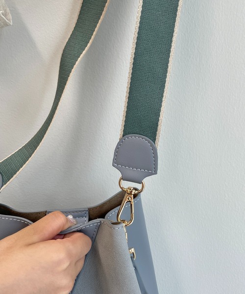CAPRICIEUX LE'MAGE（カプリシューレマージュ）の「異素材コンビショルダーバッグ（ショルダーバッグ・レディース・ベージュ/ブルー/キャメル・ONE SIZE）」の7枚目の写真