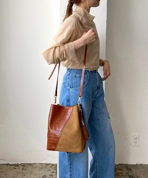 CAPRICIEUX LE'MAGE（カプリシューレマージュ）の「異素材コンビショルダーバッグ（ショルダーバッグ・レディース・ベージュ/ブルー/キャメル・ONE SIZE）」の21枚目の写真