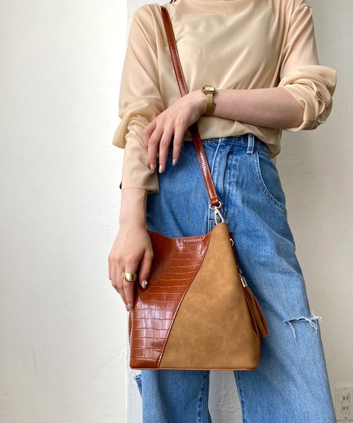 CAPRICIEUX LE'MAGE（カプリシューレマージュ）の「異素材コンビショルダーバッグ（ショルダーバッグ・レディース・ベージュ/ブルー/キャメル・ONE SIZE）」の22枚目の写真