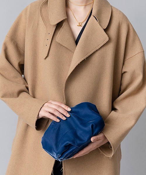 Casselini（キャセリーニ）の「LE VERNIS(ル・ベルニ)ベルベットリンクルクラッチ（ショルダーバッグ・レディース・ブラック/ブルー・FREE）」の19枚目の写真