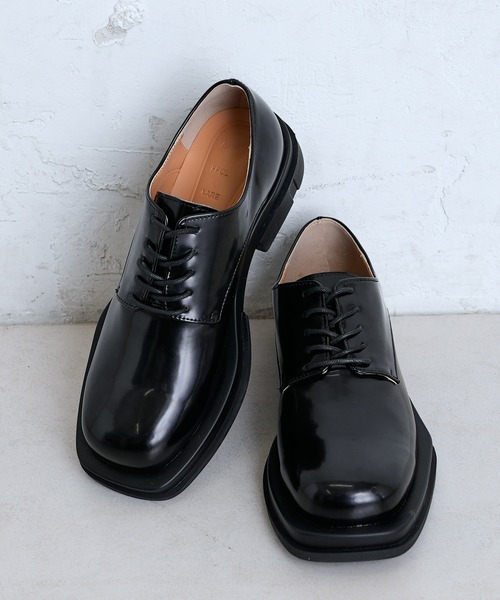 Lui's（ルイス）の「レースアップスクエアトゥボリュームシューズ（ドレスシューズ・レディース・ブラック/アイボリー・23cm/24cm）」の2枚目の写真