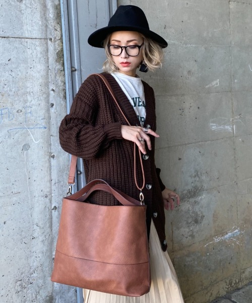 deux amour（ドゥーザムール）の「2WAYバック（ドラムバッグ・レディース・ネイビー/ライトブラウン/シャンパン・FREE）」の4枚目の写真