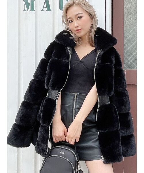 GYDA（ジェイダ）の「ウエストギャザー エコファーコート（その他アウター・レディース・ブラック/ベージュ・FREE）」の4枚目の写真