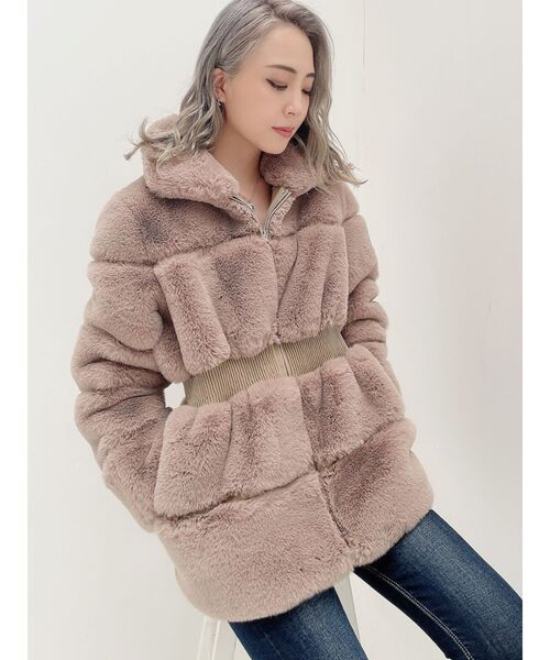 GYDA（ジェイダ）の「ウエストギャザー エコファーコート（その他アウター・レディース・ブラック/ベージュ・FREE）」の8枚目の写真