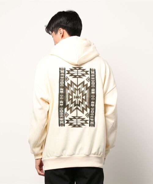 チャイハネ（チャイハネ）の「【チャイハネ】ネイティブ柄刺繍MEN'Sフードトップス（パーカー・メンズ・ホワイト/パープル/ブルー・FREE）」の4枚目の写真