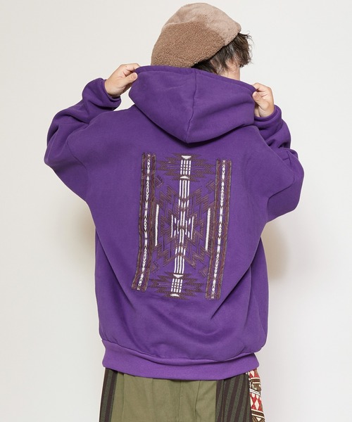 チャイハネ（チャイハネ）の「【チャイハネ】ネイティブ柄刺繍MEN'Sフードトップス（パーカー・メンズ・ホワイト/パープル/ブルー・FREE）」の3枚目の写真