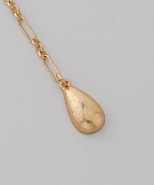 ANEMONE(アネモネ)の「メタルドロップマンテルネックレス(ネックレス・レディース・ゴールド/シルバー・FREE)」の3枚目の写真