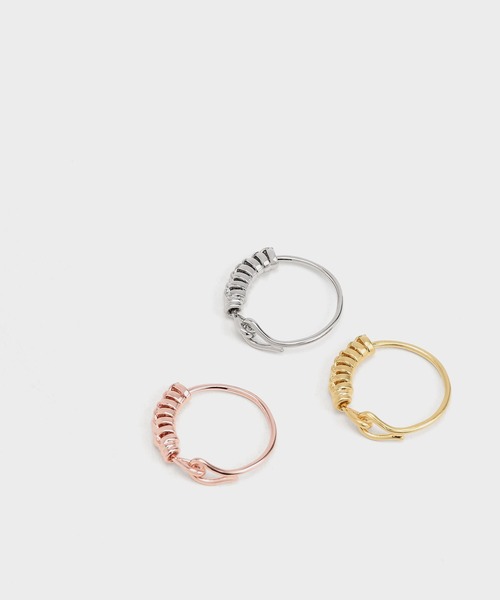 CHARLES & KEITH(チャールズ & キース)の「ツイストリング / Twist Ring(リング・レディース・ゴールド系その他2・S/M)」の5枚目の写真