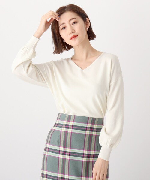 AG by aquagirl（エージーバイアクアガール）の「◆DERBY Vネックドルマンニット【WEB限定サイズ】（ニット/セーター・レディース・ホワイト系/ホワイト系その他3/オレンジ/レモンイエロー/ブラック/ライトグレー・38/36/40）」の3枚目の写真