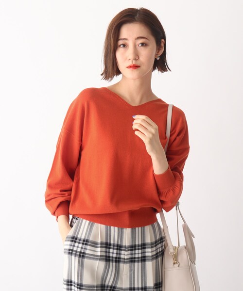 AG by aquagirl（エージーバイアクアガール）の「◆DERBY Vネックドルマンニット【WEB限定サイズ】（ニット/セーター・レディース・ホワイト系/ホワイト系その他3/オレンジ/レモンイエロー/ブラック/ライトグレー・38/36/40）」の6枚目の写真