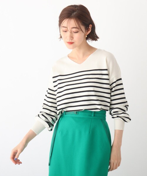 AG by aquagirl（エージーバイアクアガール）の「◆DERBY Vネックドルマンニット【WEB限定サイズ】（ニット/セーター・レディース・ホワイト系/ホワイト系その他3/オレンジ/レモンイエロー/ブラック/ライトグレー・38/36/40）」の2枚目の写真
