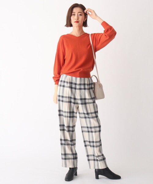 AG by aquagirl（エージーバイアクアガール）の「◆DERBY Vネックドルマンニット【WEB限定サイズ】（ニット/セーター・レディース・ホワイト系/ホワイト系その他3/オレンジ/レモンイエロー/ブラック/ライトグレー・38/36/40）」の22枚目の写真