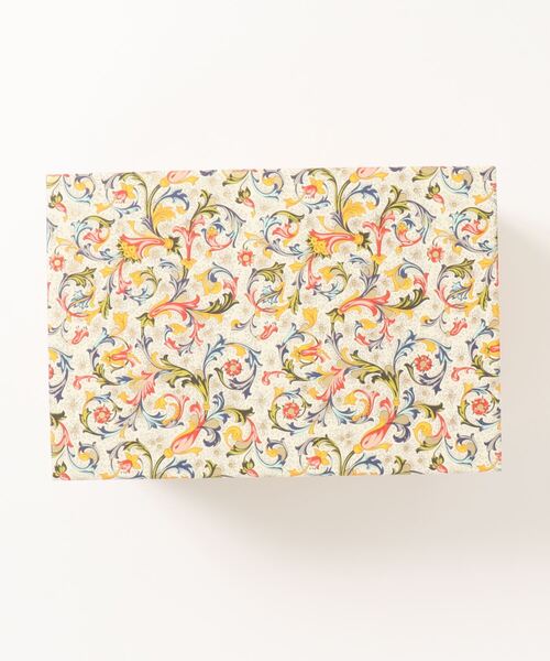 MILLION CARATS（ミリオンカラッツ）の「【GIFT】-ROSSI-イタリアンペーパー ギフトボックス(250×150×125)（ラッピングキット・レディース・レッド/オフホワイト/ピンク/ホワイト系その他/ホワイト・FREE）」の2枚目の写真