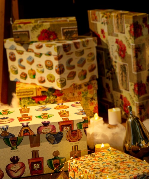 MILLION CARATS（ミリオンカラッツ）の「【GIFT】-ROSSI-イタリアンペーパー ギフトボックス(250×150×125)（ラッピングキット・レディース・レッド/オフホワイト/ピンク/ホワイト系その他/ホワイト・FREE）」の3枚目の写真