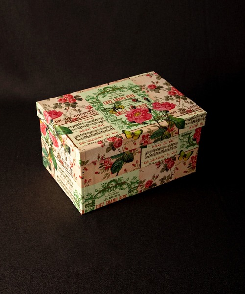 MILLION CARATS（ミリオンカラッツ）の「【GIFT】-ROSSI-イタリアンペーパー ギフトボックス(250×150×125)（ラッピングキット・レディース・レッド/オフホワイト/ピンク/ホワイト系その他/ホワイト・FREE）」の15枚目の写真