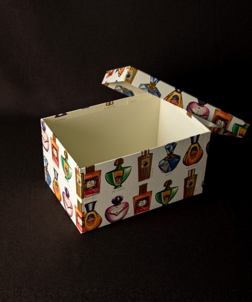 MILLION CARATS（ミリオンカラッツ）の「【GIFT】-ROSSI-イタリアンペーパー ギフトボックス(250×150×125)（ラッピングキット・レディース・レッド/オフホワイト/ピンク/ホワイト系その他/ホワイト・FREE）」の7枚目の写真