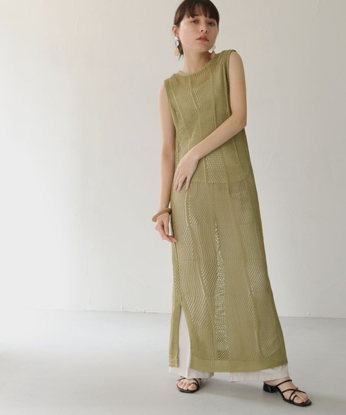 HER CLOSET(ハークローゼット)の「【shemoshelly】チェックメッシュ透かし編みニットベストワンピース(ワンピース・レディース・ブラック/アイボリー/ライトカーキ/テラコッタ・M)」の4枚目の写真