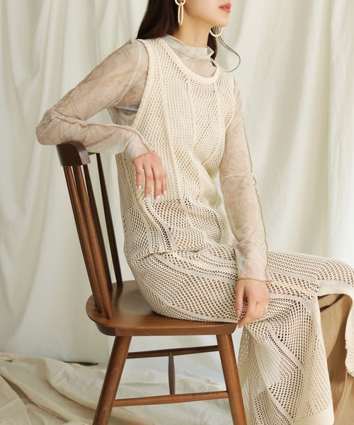 HER CLOSET(ハークローゼット)の「【shemoshelly】チェックメッシュ透かし編みニットベストワンピース(ワンピース・レディース・ブラック/アイボリー/ライトカーキ/テラコッタ・M)」の9枚目の写真