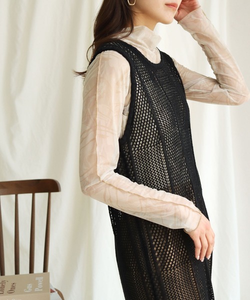 HER CLOSET(ハークローゼット)の「【shemoshelly】チェックメッシュ透かし編みニットベストワンピース(ワンピース・レディース・ブラック/アイボリー/ライトカーキ/テラコッタ・M)」の18枚目の写真