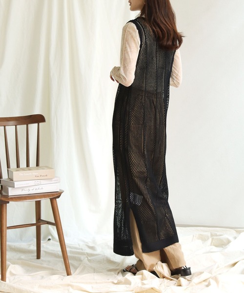 HER CLOSET(ハークローゼット)の「【shemoshelly】チェックメッシュ透かし編みニットベストワンピース(ワンピース・レディース・ブラック/アイボリー/ライトカーキ/テラコッタ・M)」の6枚目の写真
