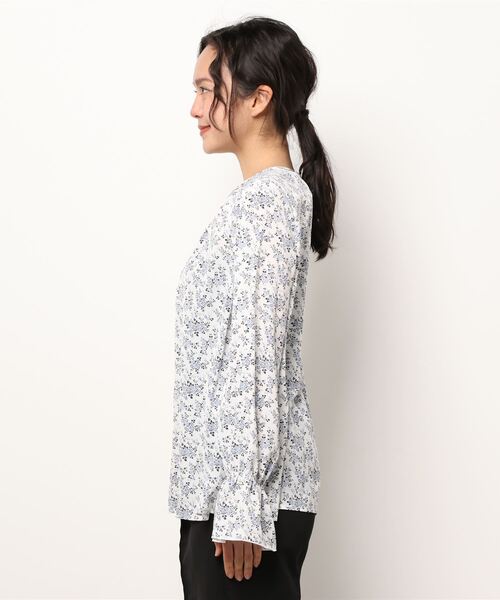 Te chichi（テチチ）の「花柄ギャザーブラウス（シャツ/ブラウス・レディース・ブラック/ブルー/グリーン・ﾌﾘ-）」の4枚目の写真