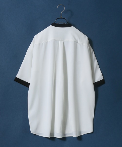 ANPAS（アンパス）の「Cool Touch Fabric Natural Stretch Oversize Collar Separated Band Collar Shirt/接触冷感 ナチュラルストレッチ オーバーサイズ クレリック バンドカラーシャツ（シャツ/ブラウス・メンズ・ホワイト/ブラック/ベージュ/ブルー・M/L）」の5枚目の写真