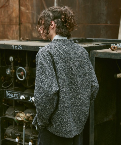 CASPER JOHN(キャスパージョン)の「Boucle V-neck sweat/ブークレVネックスウェット(スウェット・メンズ・ブラウン/ブラック/ブルー・SMALL/MEDIUM/LARGE)」の9枚目の写真