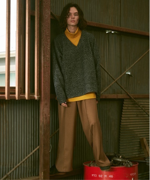 CASPER JOHN(キャスパージョン)の「Boucle V-neck sweat/ブークレVネックスウェット(スウェット・メンズ・ブラウン/ブラック/ブルー・SMALL/MEDIUM/LARGE)」の11枚目の写真