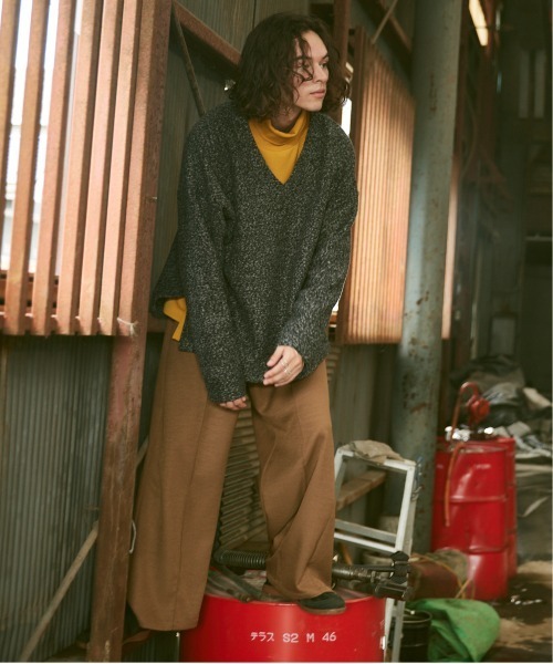 CASPER JOHN(キャスパージョン)の「Boucle V-neck sweat/ブークレVネックスウェット(スウェット・メンズ・ブラウン/ブラック/ブルー・SMALL/MEDIUM/LARGE)」の12枚目の写真