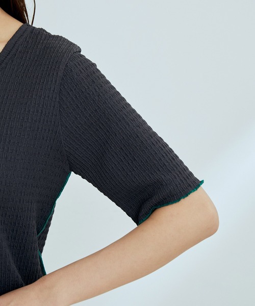 vis-`a-vis（ビサビ）の「【WEB限定】前後２WAY配色メロウスリットフクレジャガードプルオーバー（Tシャツ/カットソー・レディース・ピンク系その他/スミクロ/キナリ・FREE）」の8枚目の写真